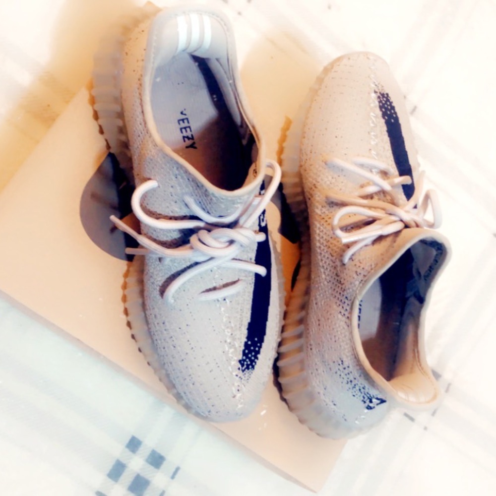 Men’s size Yeezy worn once like new
